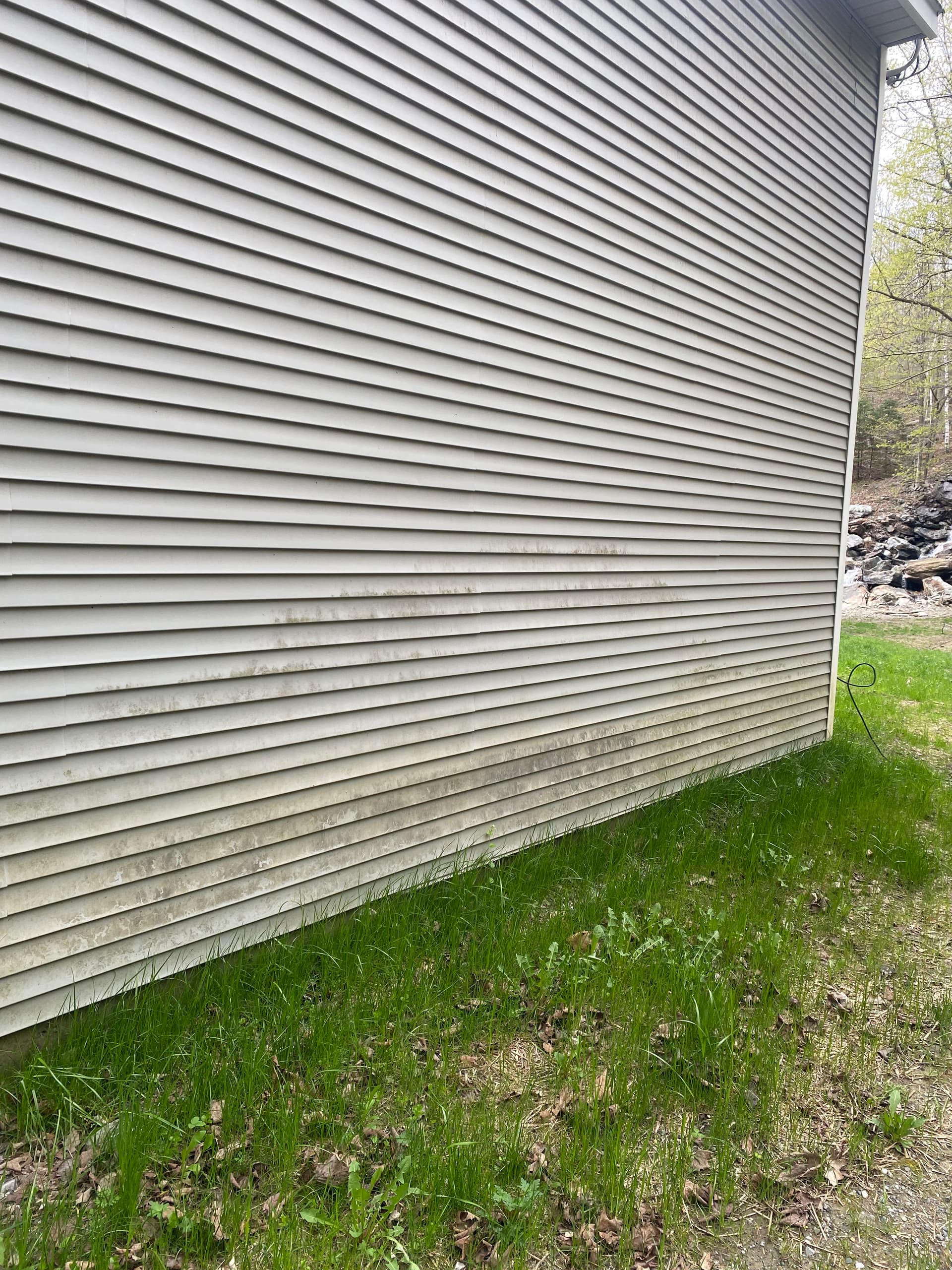Gallery photos for Dirty Siding Cleaned Up Across Vermont Homes: Image #4