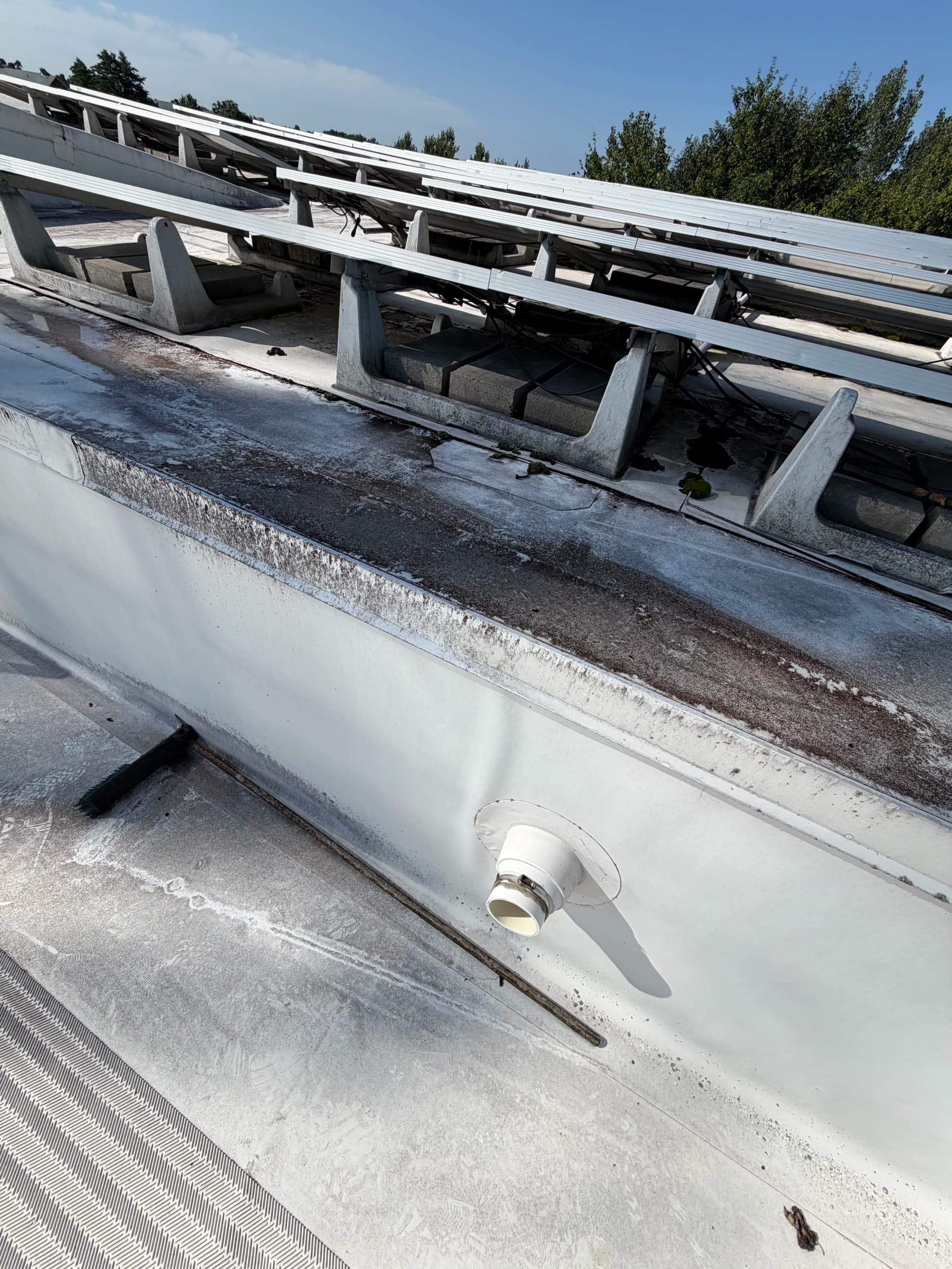 Gallery photos for 16,000 Sqft Commercial Rubber Roof Wash With 500 Solar Panels: Image #6