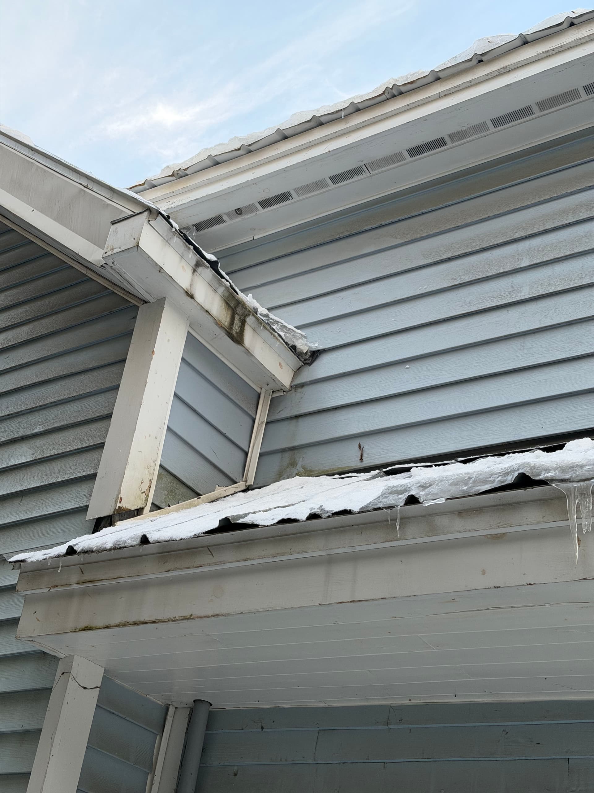 Gallery photos for Resolving Ice Dam Buildup in Waterbury, Vermont: Image #1