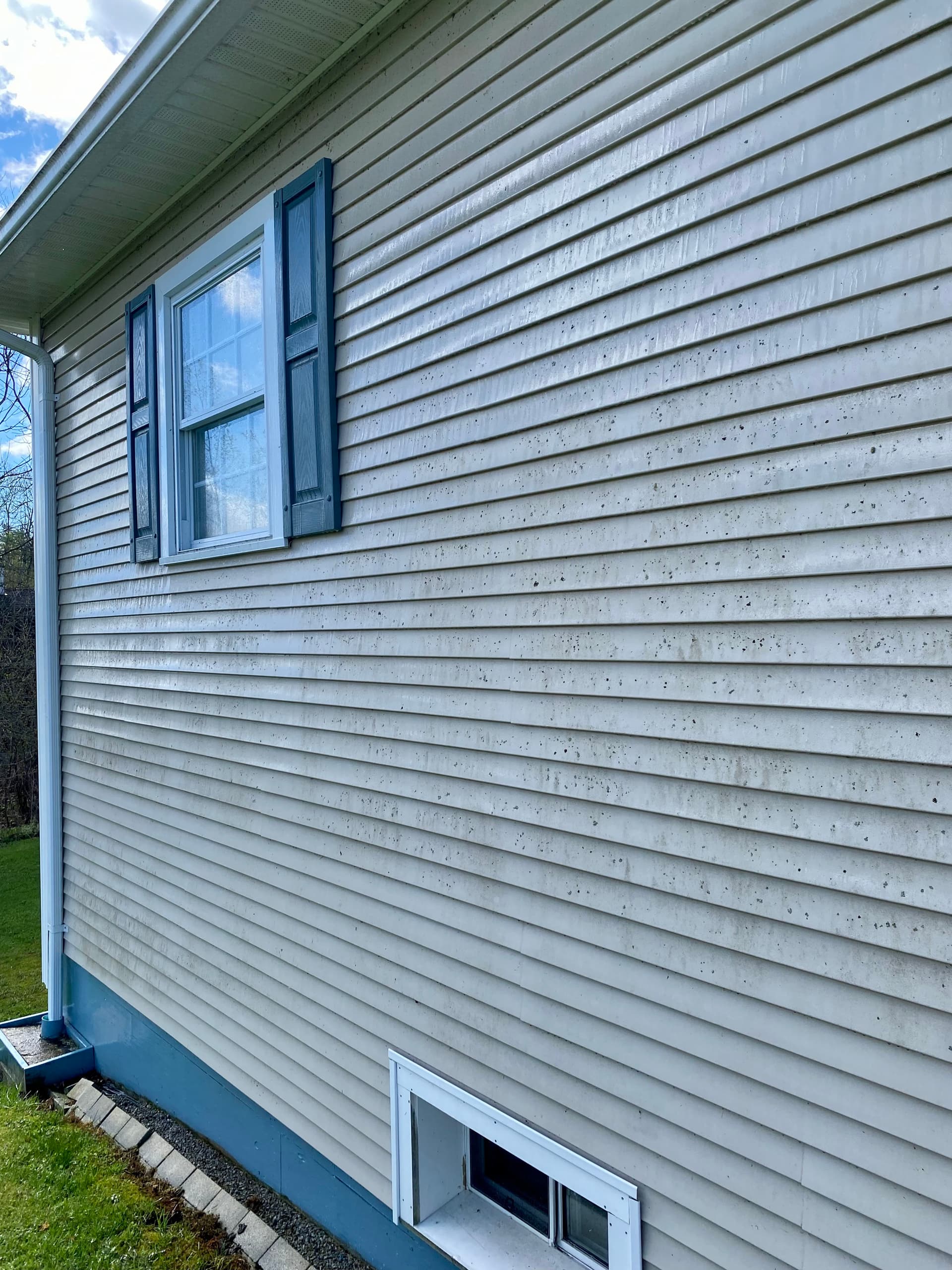 Vinyl Siding Soft Wash Clears Lichen and Mildew in Barre Town image