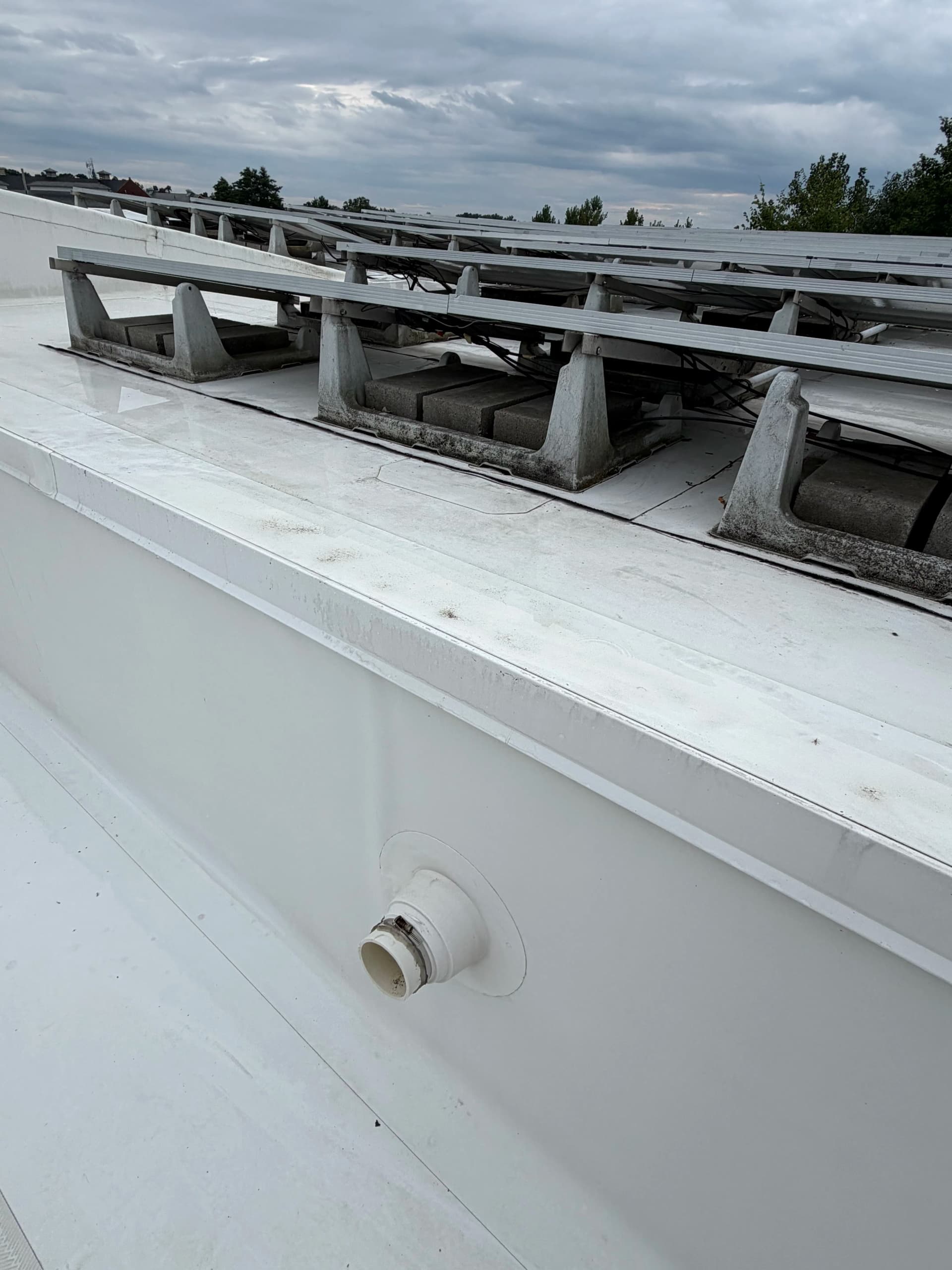 Gallery photos for 16,000 Sqft Commercial Rubber Roof Wash With 500 Solar Panels: Image #7