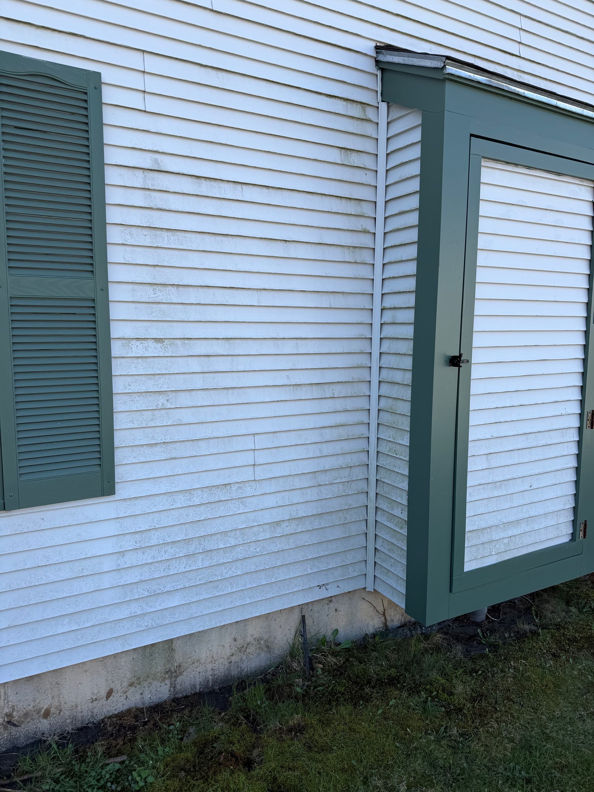 Gallery photos for 80-Unit Condo Soft Wash in Hinesburg Vermont: Image #2