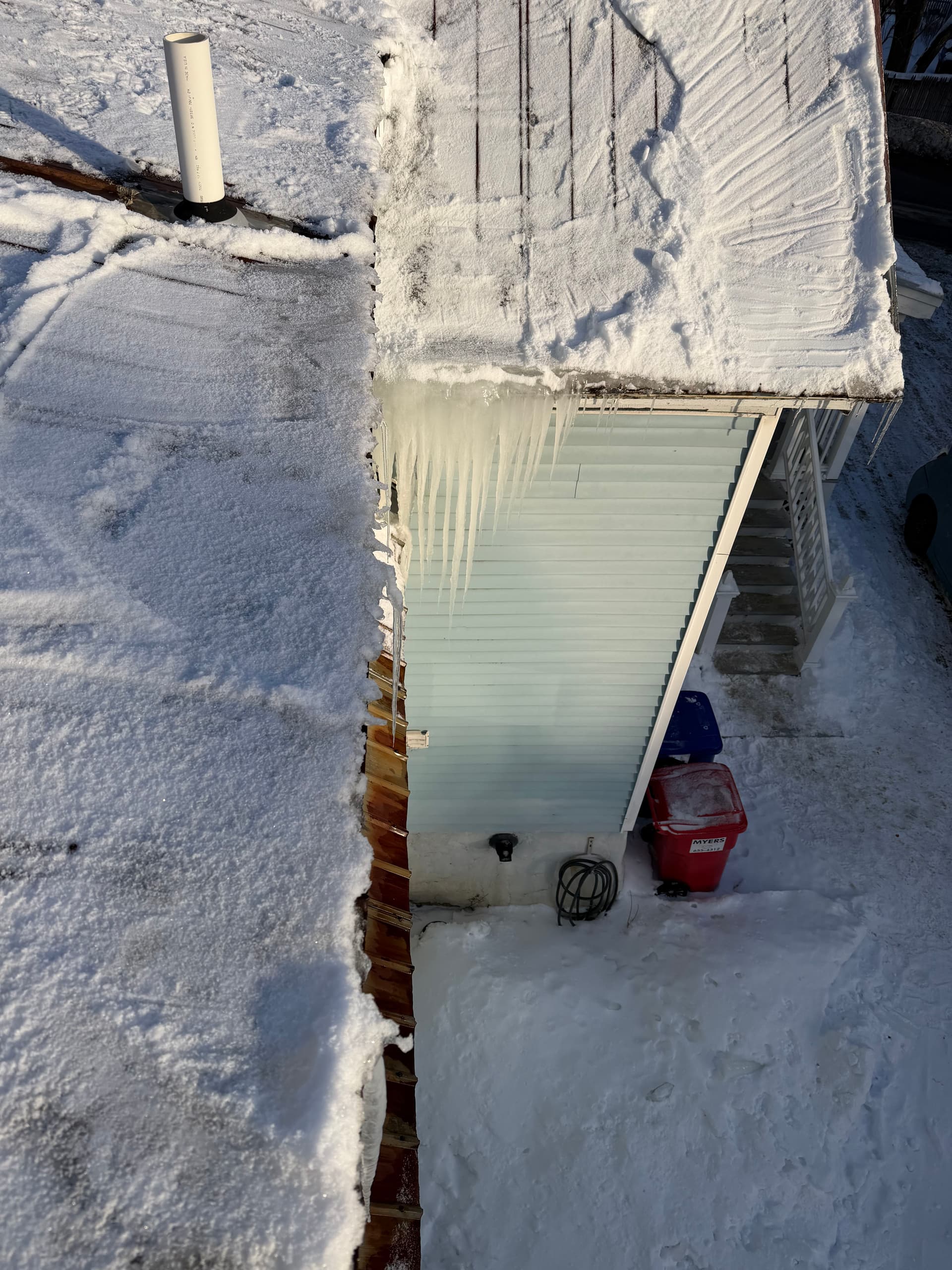 Gallery photos for Resolving Ice Dam Buildup in Waterbury, Vermont: Image #2