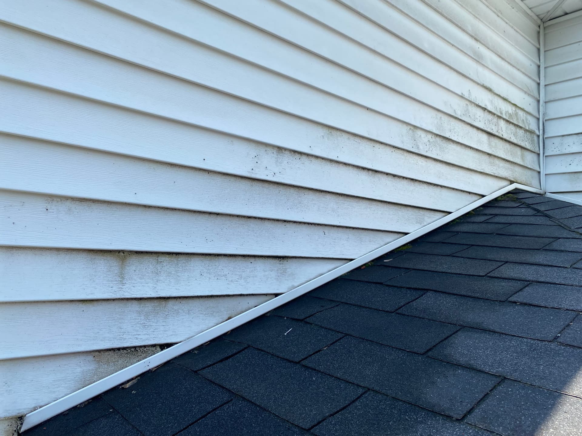 Gallery photos for House Washing Before and After Results in Colchester VT: Image #8