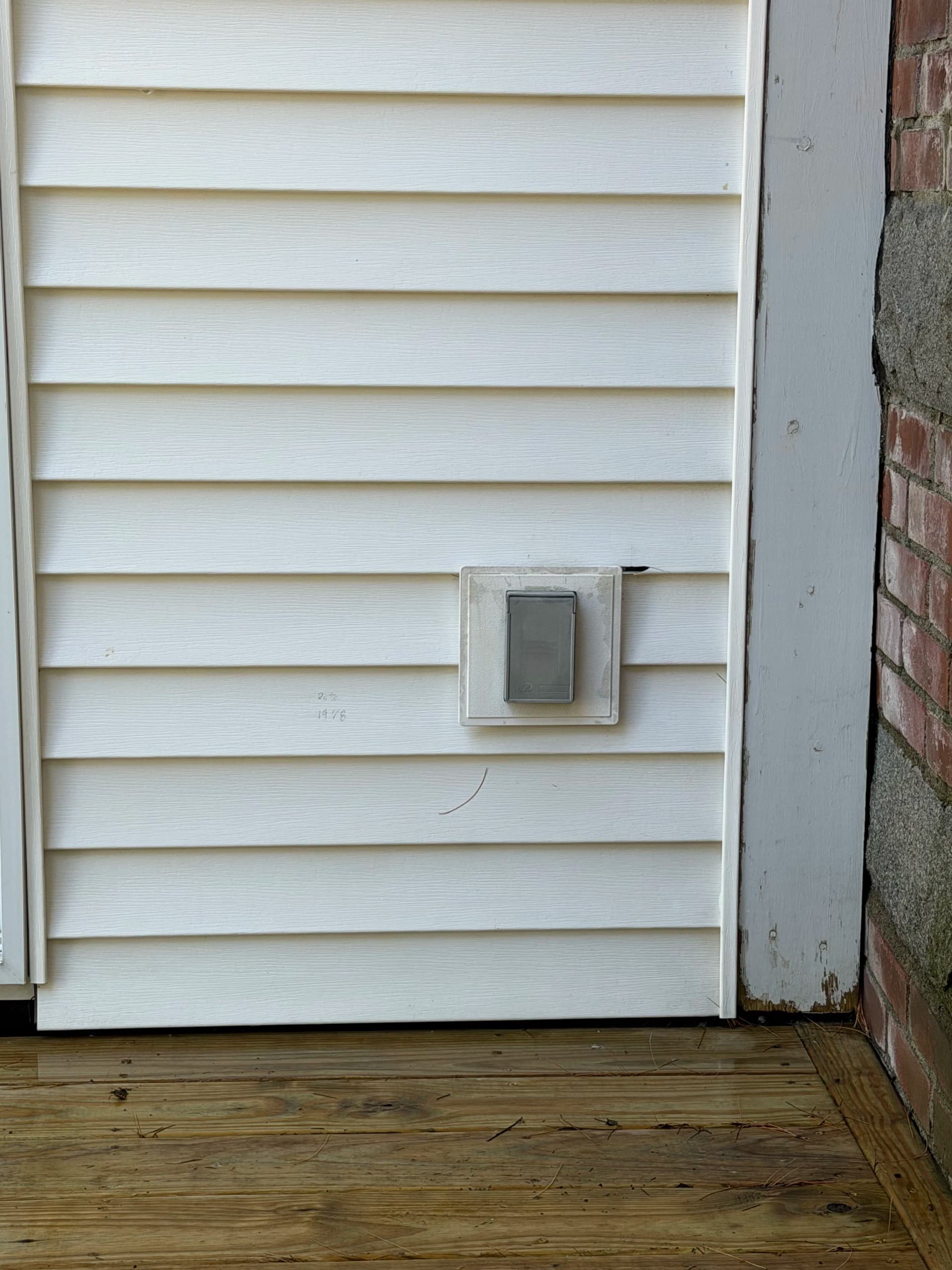 Gallery photos for Vinyl Siding Soft Wash Clears Green Grime in Montpelier: Image #1