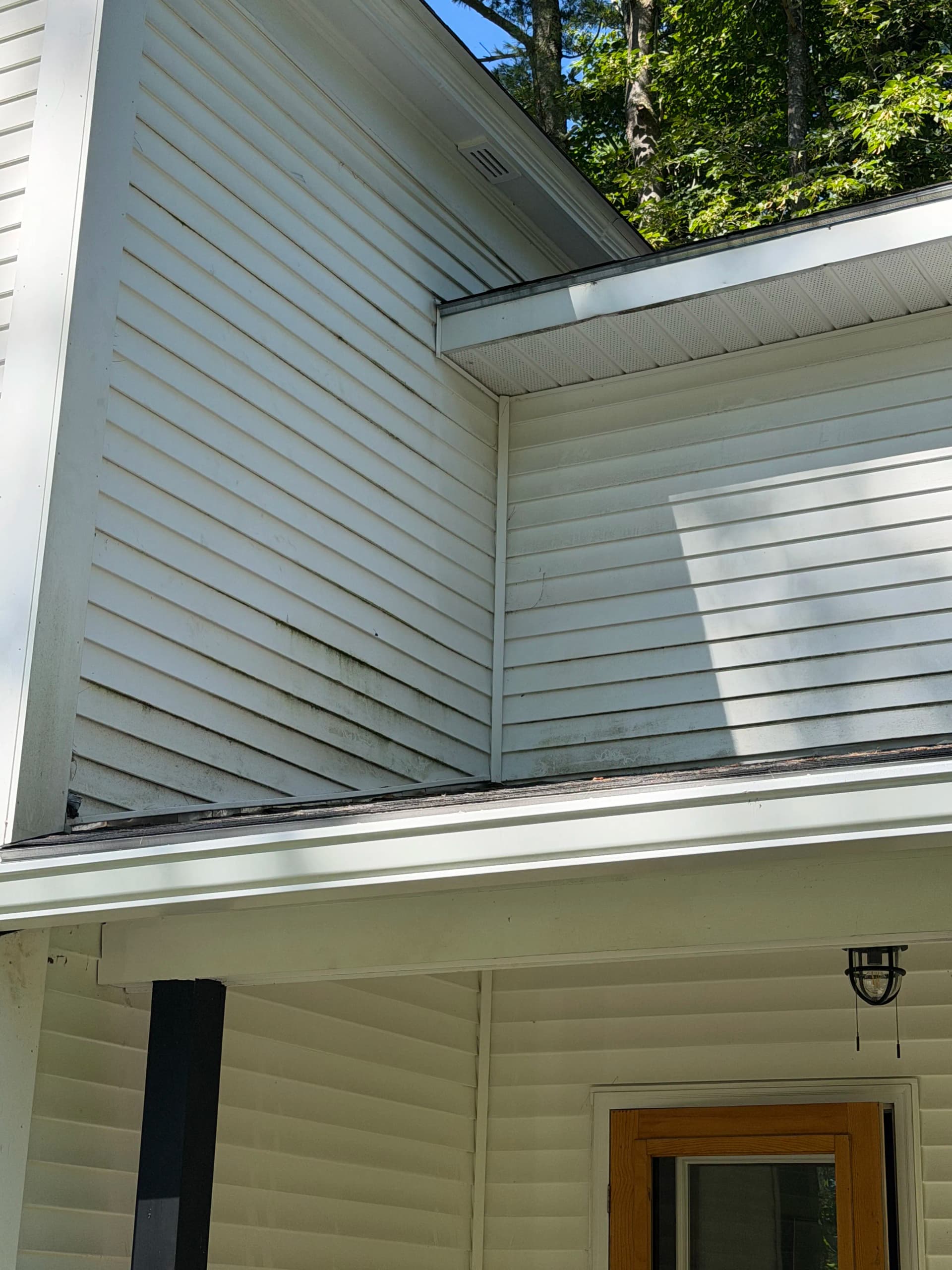 Gallery photos for Vinyl Siding Soft Wash Clears Green Grime in Montpelier: Image #2