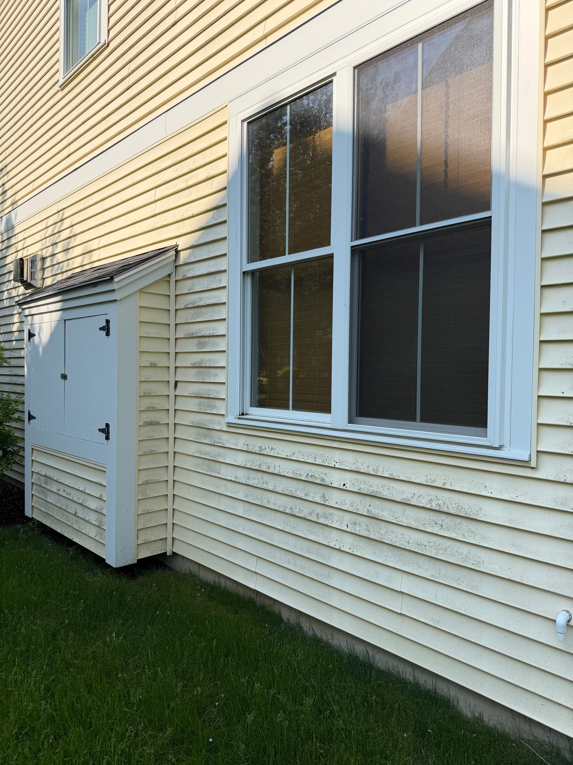 Gallery photos for Townhome Siding Soft Wash at The Commons at Essex in Essex Junction VT: Image #8